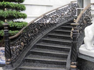 Elevate Your Home Decor: Discover the Top 5 Aluminum Cast Staircase Designs for 2024